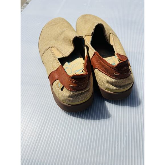 Athletic_Shoes